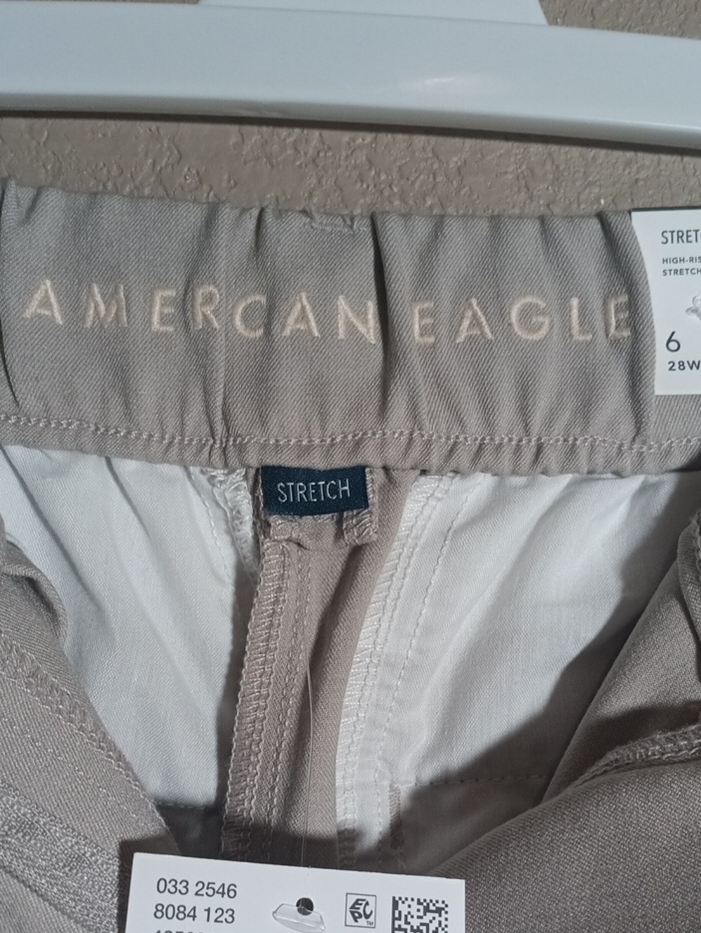 American Eagle Outfitters Cream Pleated Waistband Shorts - Picture 2 of 6